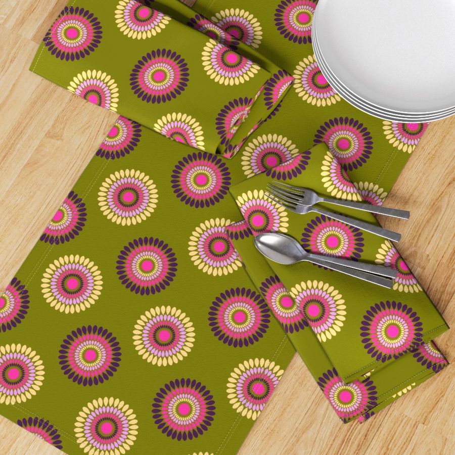 HOME_GOOD_TABLE_RUNNER