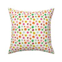 Small / Groovy Colorful Retro Daisy Flowers