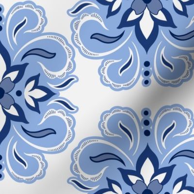 Floral Quatrefoil Damask - Porcelain White & Blue - Large Scale