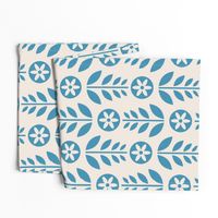 Scandinavian Retro Flowers Light Blue Large 