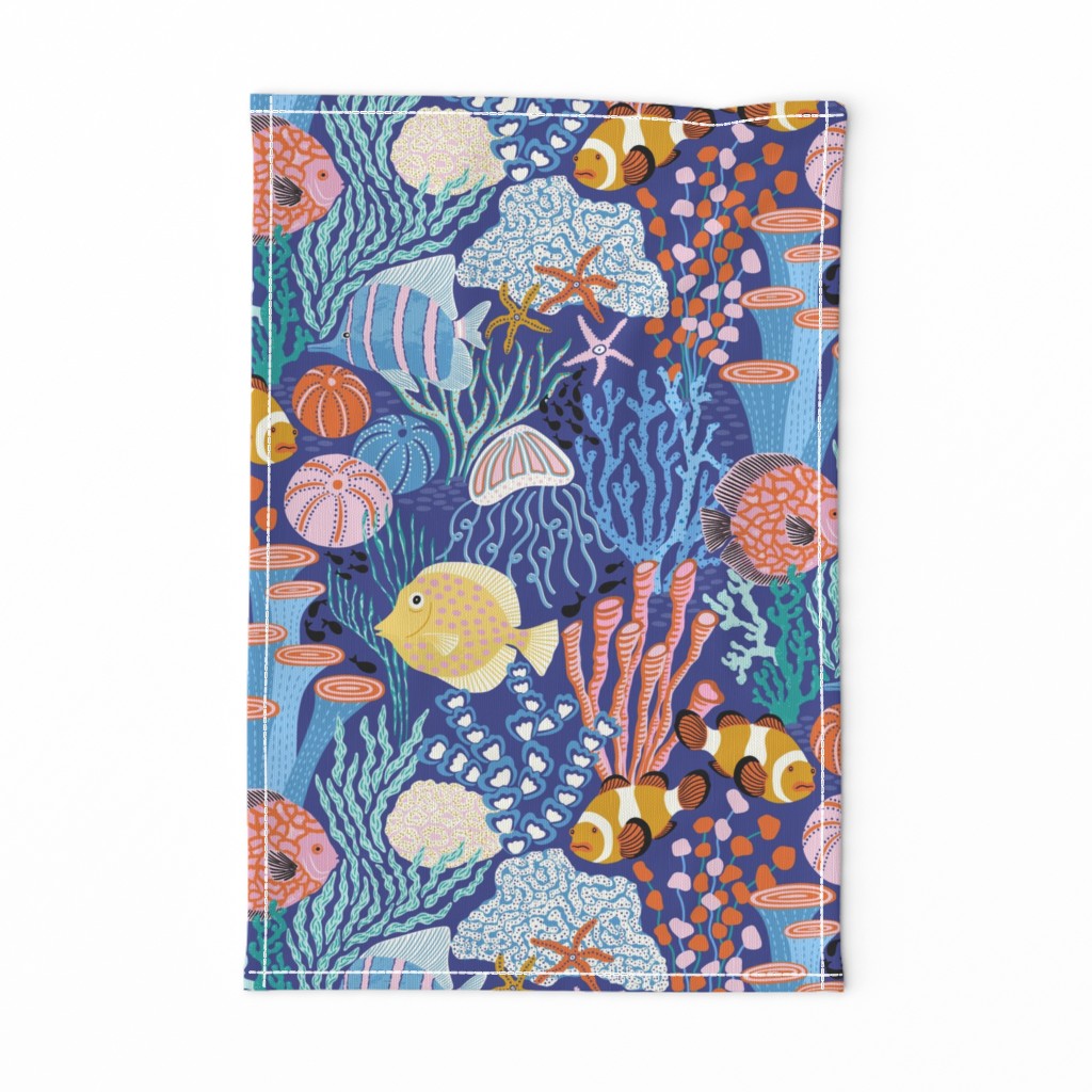 Tropical coral reef/blue/large