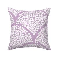 Spring Lilac Flower Scallop Pattern