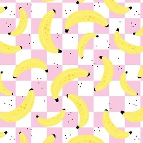 Retro banana smoothie - fruit garden on checkerboard plaid summer design vintage nineties colorful yellow pink white kids