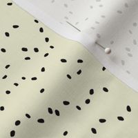 6x6 Scattered Spots black on cream