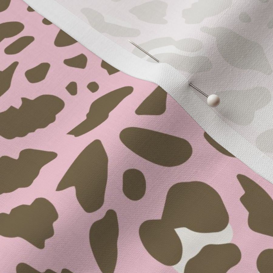 Leopard Spots Medium Pink