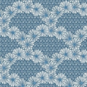 Flower chaplet, Flower wreath, Clamshell-shaped flowers chaplet in Navy Blue - medium scale - MD0006-D-M