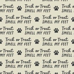 Trick or Treat, Smell My Feet - Sand, Medium Scale