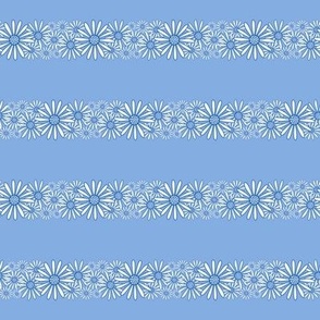 S – Blue Daisy Stripes – Retro Vintage Summer Floral Horizontal Pinstripe