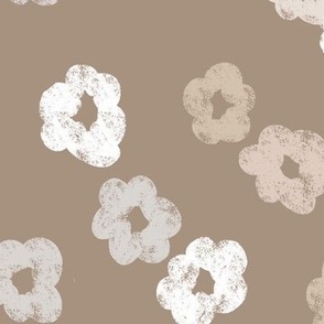 Minimalistic Hand-Drawn Imperfect Wax Crayon Daisy Flowers in Off-White, Taupe Grey, Pastel Pink, Light Beige, Ecru Cream Organic on Dark Sand Beige Soft Terracotta in Floral Farmhouse, Retro Country Home, Cottage Chic for Tablecloth, Playful Bedding, Rom