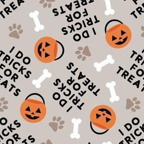 I do tricks for treats - Dog Halloween Pumpkin Buckets Bones Paw Prints - neutral - LAD23