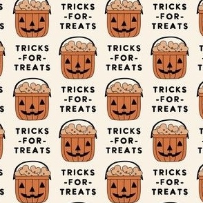 (small scale) Tricks For Treats - Pumpkin Bucket with Dog Treats - cream - LAD23