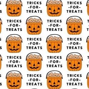 (small scale) Tricks For Treats - Pumpkin Bucket with Dog Treats - white - LAD23