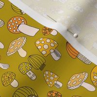 SMALL Retro Mushroom fabric - seventies trippy retro shrooms 6in