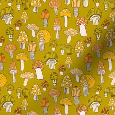 SMALL Retro Mushroom fabric - seventies trippy retro shrooms 6in
