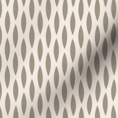 grate - creamy white _ khaki brown 02 - simple geometric blender