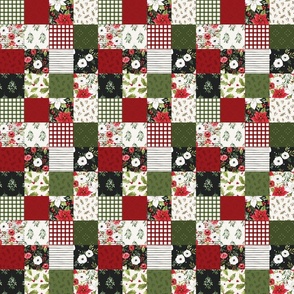 Classic Christmas Holly and Pine Patchwork Quilt 6 inch