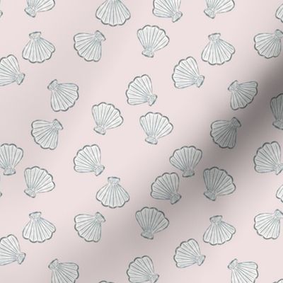 Scallop Sea Shells in Oyster and White