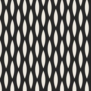 grate - creamy white _ raisin black - black and white simple geometric blender