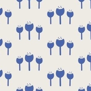 Cute Kids Sheet Set Coordinate - Blue Poppies On Cream - Half Drop.