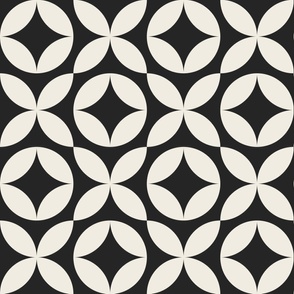 xoxo - creamy white_ raisin black 02 - simple cute geometric