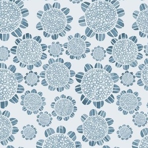 OLD FASHIONED FLOWERS BLUE TONAL SMALL