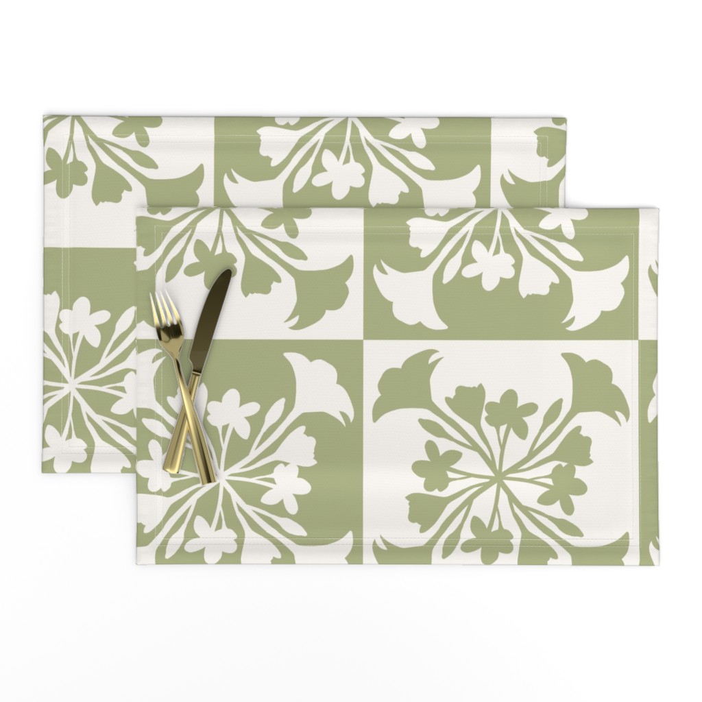 Plumeria Checkers Jumbo Scale in Moss Green