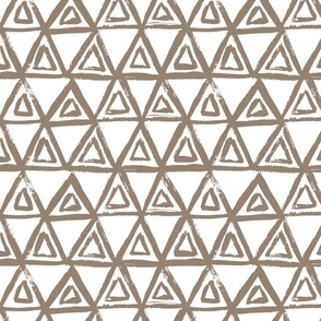 Loose Triangles - brown/white