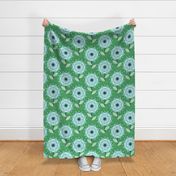 Large scale • Fresh flowers green & blue