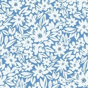 Medium Painterly Floral Botanical Toss in Cornflower Blue