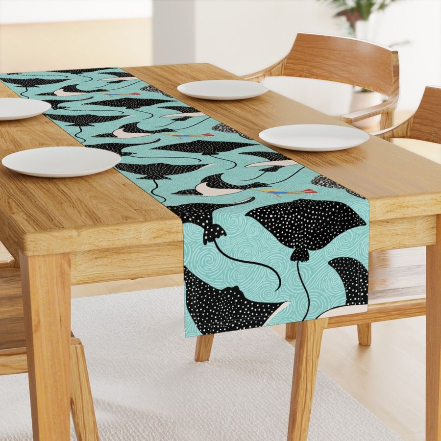 HOME_GOOD_TABLE_RUNNER