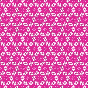 Pink abstract trellis / small