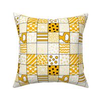 (small) doodled checkers honey yellow black white