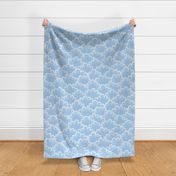 dotted clouds / medium blue and white / jumbo
