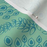 Lagoon and jade Peacock Damask with Crowns and Intertwined Branches | large