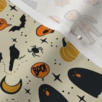 medium // Retro Halloween Boo Eek Spooky Things in cream // 8”