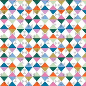 Normal scale • 80's colourful triangles