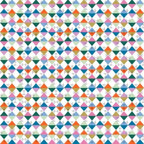 Small scale • 80's colourful triangles