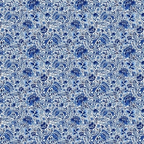 Delft blue Indian trailing flowers | oriental chinoiserie floral | cobalt / ultramarine / navy blue on white background | medium
