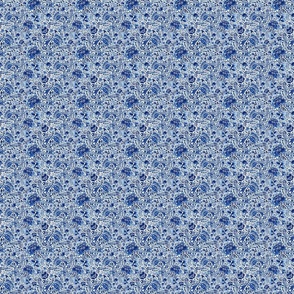 Delft blue Indian trailing flowers | oriental chinoiserie floral | cobalt / ultramarine / navy blue on white background | small