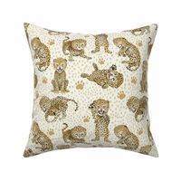 Playful Cheetah Cubs Paste Beige Small Scale