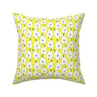 Pears pattern on yellow