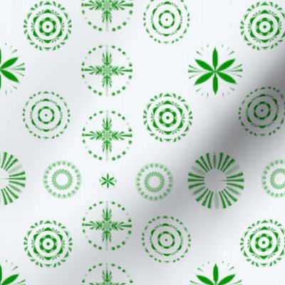 (S) Green & White_Lovely Winter Holiday Christmas Bauble Design