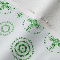 (S) Green & White_Lovely Winter Holiday Christmas Bauble Design