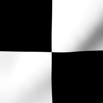 Medium // Checkerboard in Black and White 