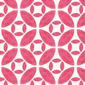 Medium Scale Traditional Clover Pink