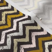 chalk zigzag on dark brown | small