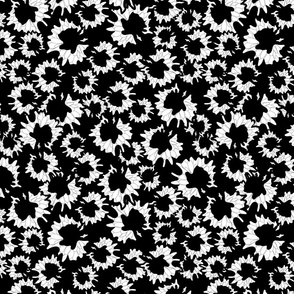 small pop art flowers black and white