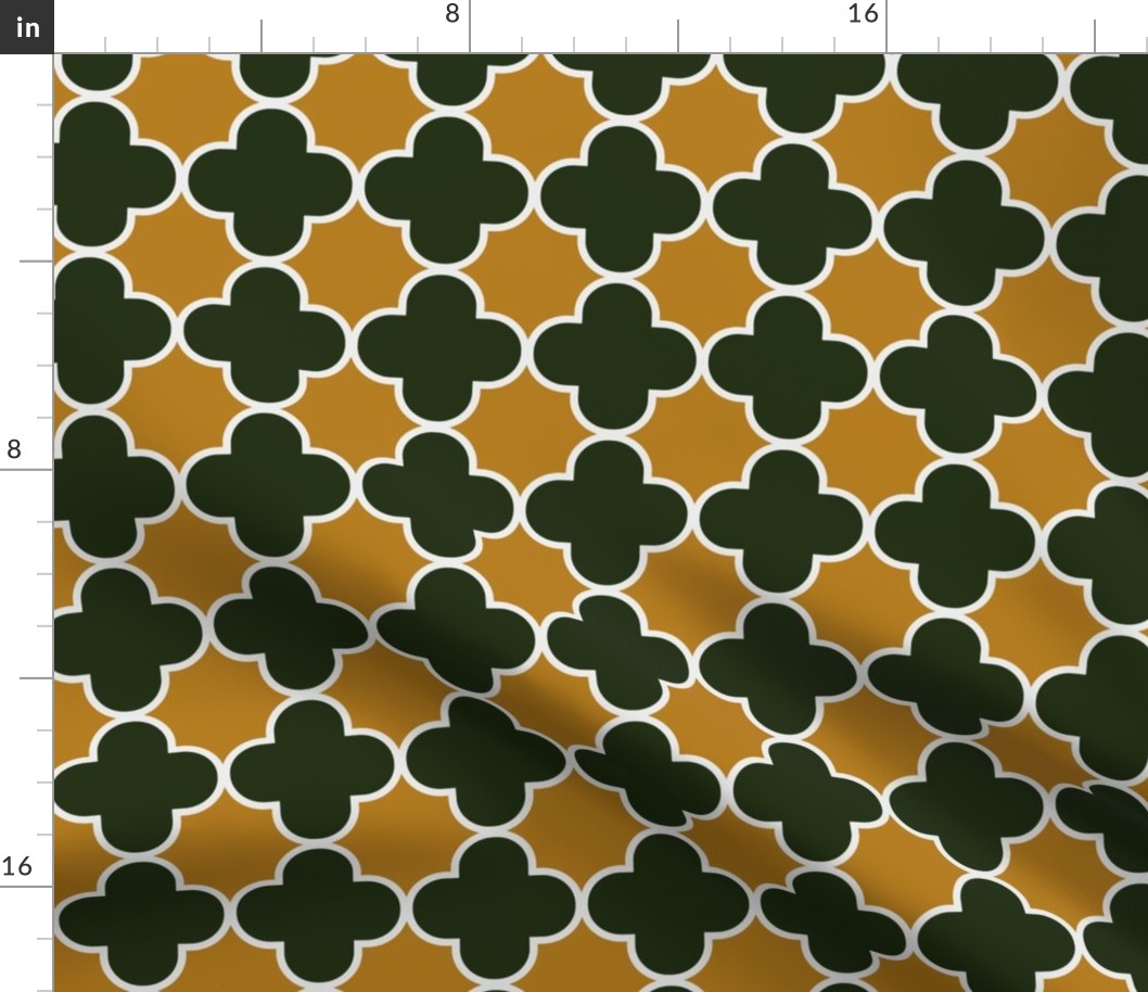Holidays Quatrefoil Green and Gold