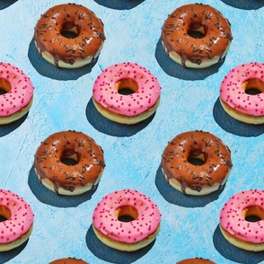 Seamless pattern of donuts 
