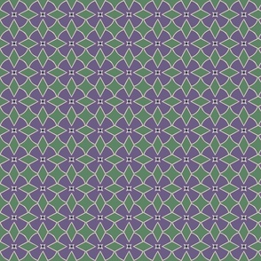 Quatrefoil 4 Petal Circle Quilt - purple green